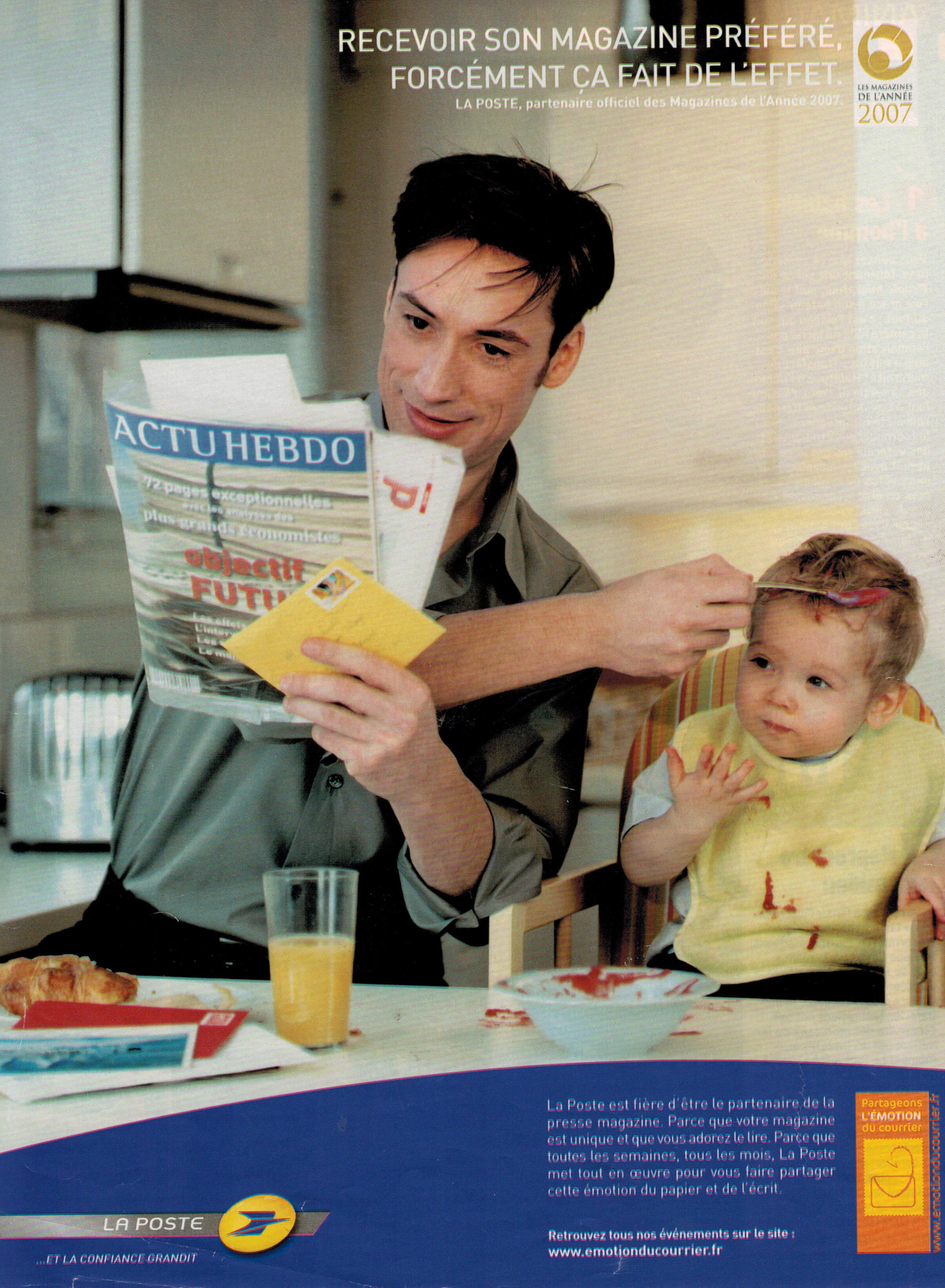 homme-avec-enfant-distrait